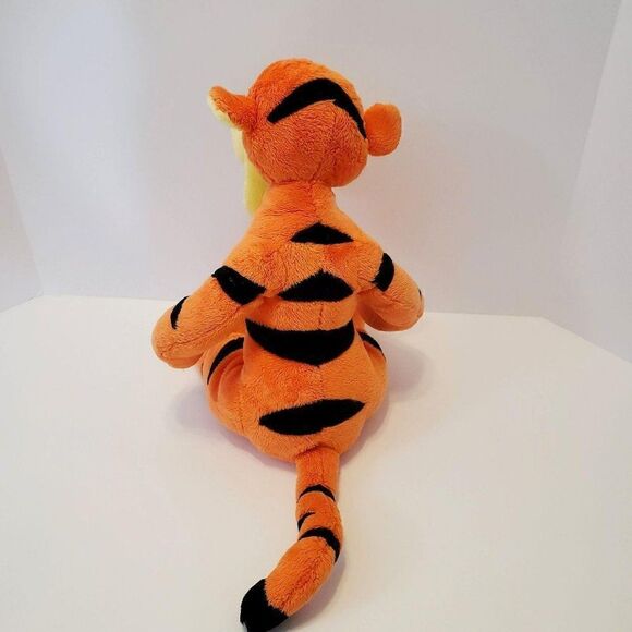 Disney Store Exclusive 17" Tigger Plush - Picture 3 of 8